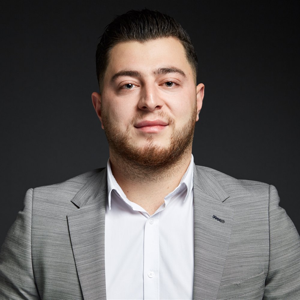 Portrait of Osman Portakal, founder of OrangeSoft